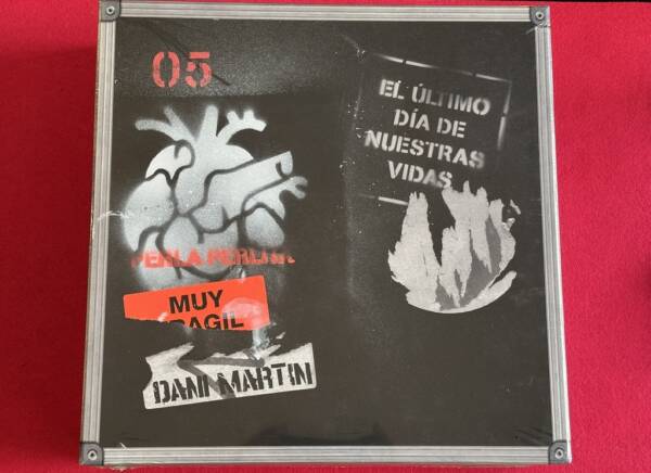 DANI MARTIN " EL ÚLTIMO DÍA DE NUESTRAS VIDAS " 1 PICTURE DISC + CASSETTE + 5 SINGLES 7". ED. LIMITADA DELUXE Y FIRMADA+ CD