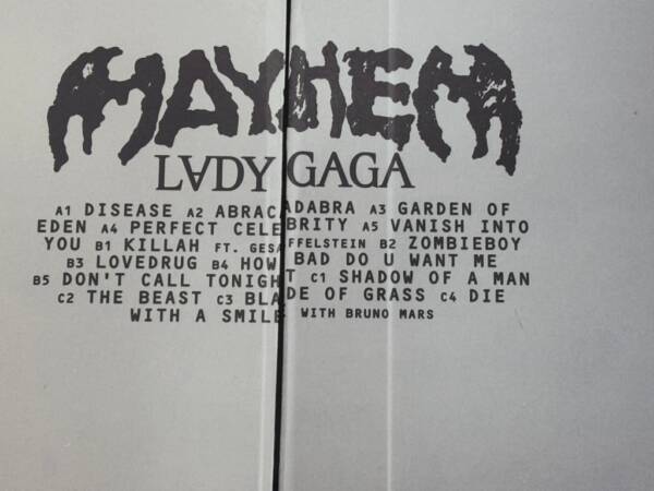 LADY GAGA " MAYHEM " 2 LP. EDITION - Image 4