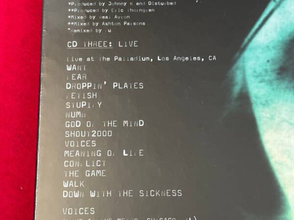 DISTURBED " THE SICKNESS " 1 LP + 3 CD. ED. LIMITADA 25 ANIVERSARIO.  VINILO DE COLOR. - Imagen 6