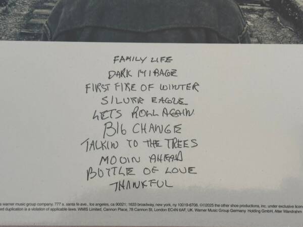 NEIL YOUNG " TALKIN' TO THE TREES " 1 LP. - Image 4