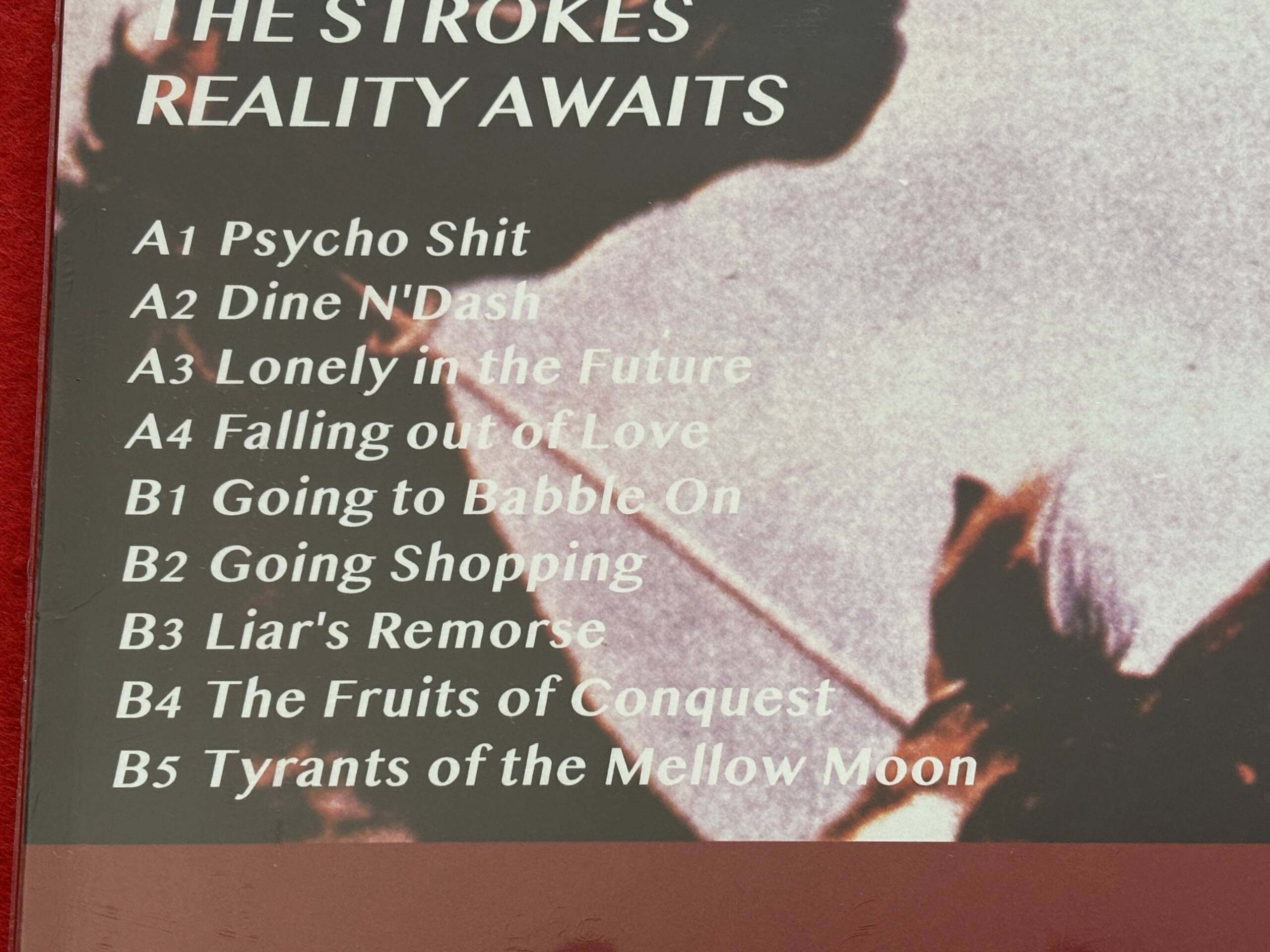THE STROKES " REALITY AWAITS " 1 LP. - Imagen 3